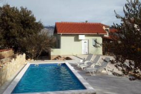 Poolincluded holiday home Castel Venier, Vinjerac